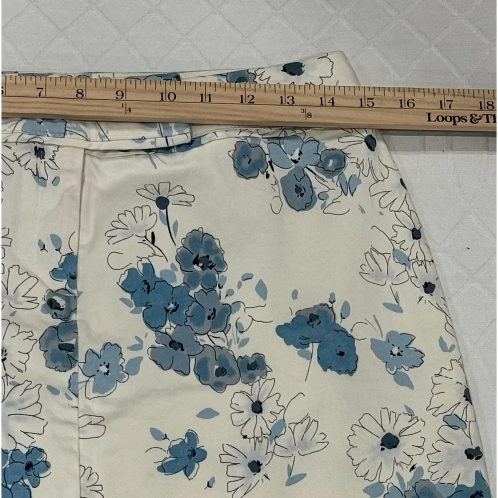 Women’s Dalia Sport Blue And White Floral Skirt Size 6 - Picture 4 of 7